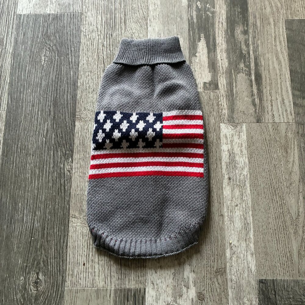 Cozy Warm Gray Dog Sweater with American Flag Design - Medium size Dog
